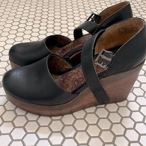 9.5  Black Wedge Mary Jane’s /  worn once / boc brand / style Alyson